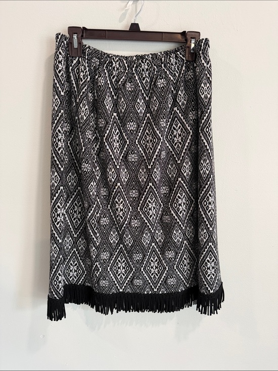 Nina Leonard Dresses & Skirts - Nina Leonard Black & White Geometric Fringe Midi Skirt